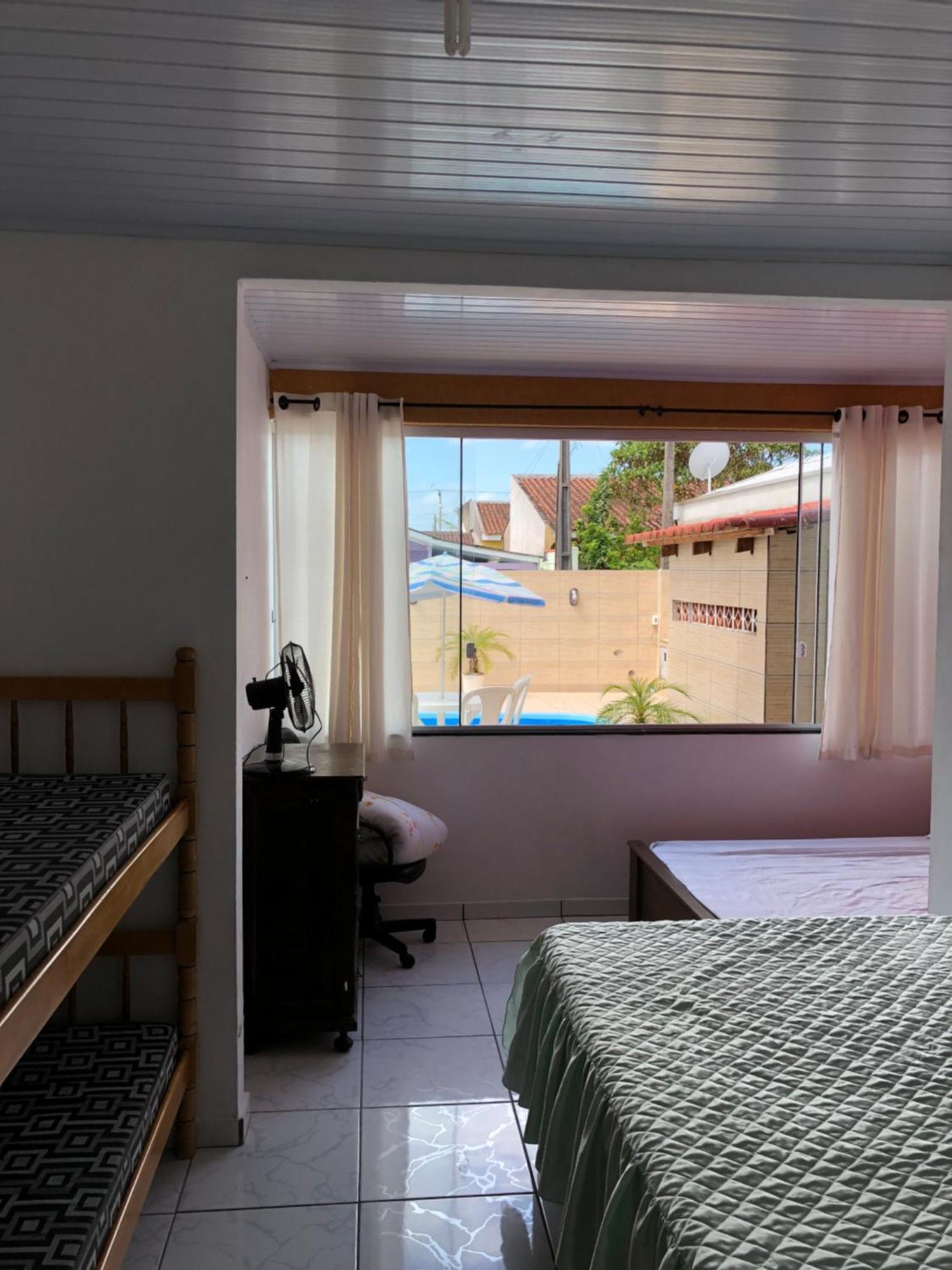 Casa Com Piscina Em Guaratuba