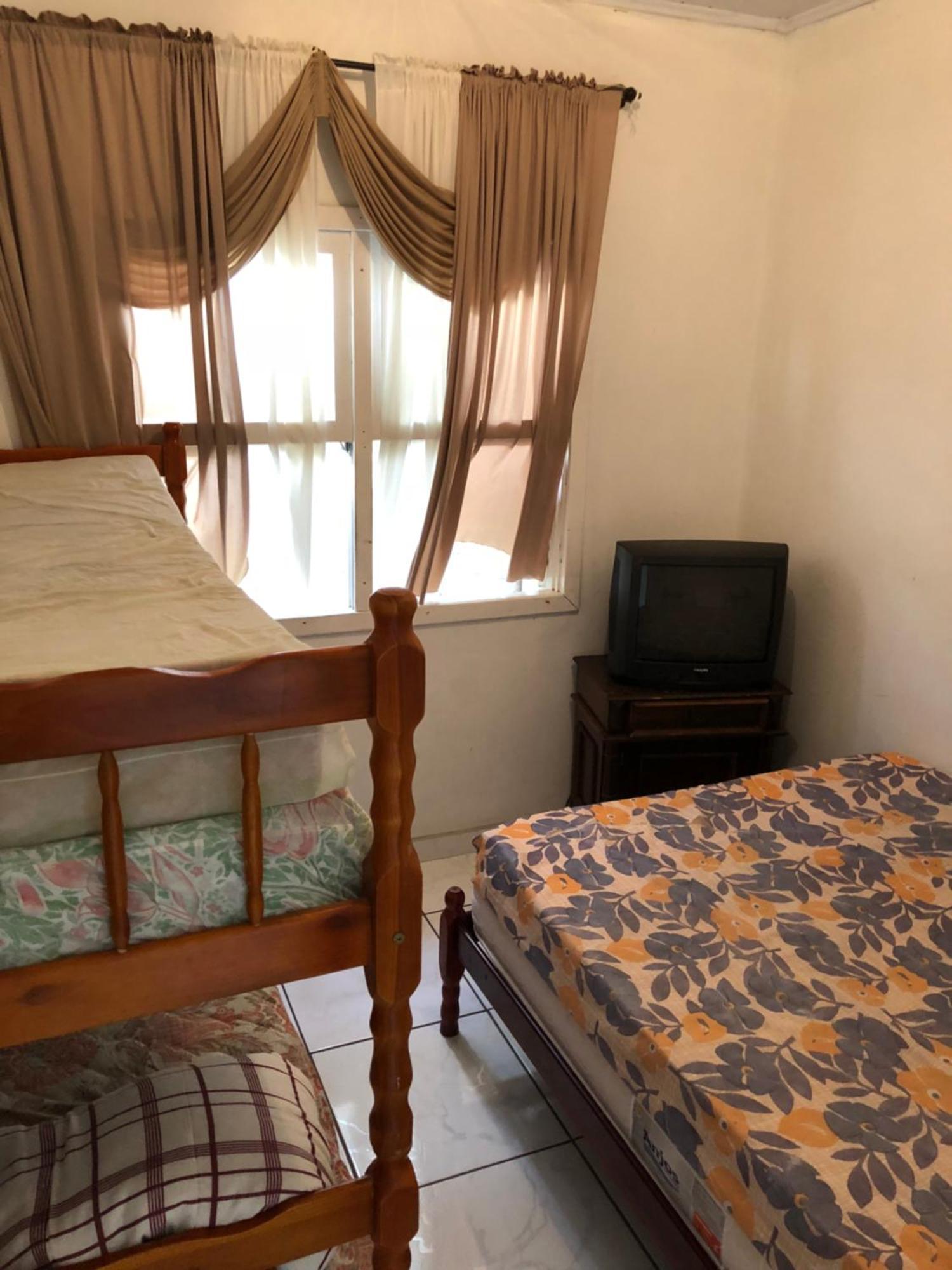 Casa Com Piscina Em Guaratuba